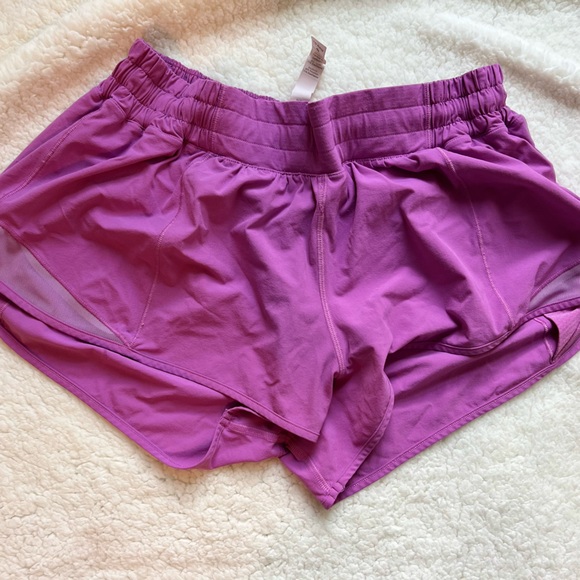 Lululemon RARE discontinued magenta glow hotty hot shorts sz 10 Reg - Picture 2 of 5